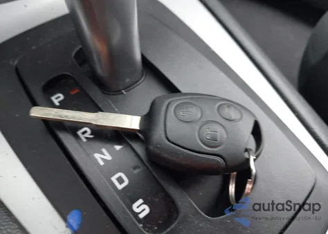 2014 Ford Fiesta Se z USA, uszkodzony, nr VIN 3FADP4BJ2EM239439